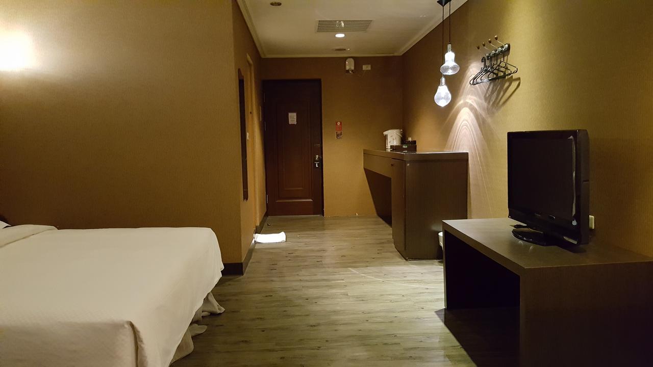 The Riverside Hotel & Motel Kaohsiung Esterno foto