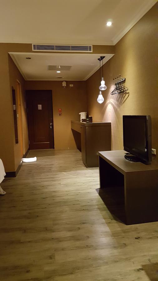 The Riverside Hotel & Motel Kaohsiung Esterno foto