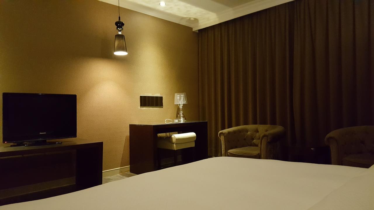The Riverside Hotel & Motel Kaohsiung Esterno foto