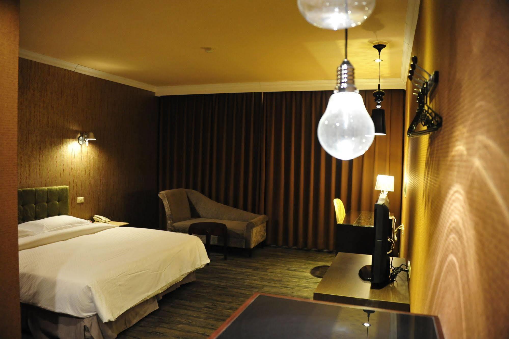 The Riverside Hotel & Motel Kaohsiung Esterno foto