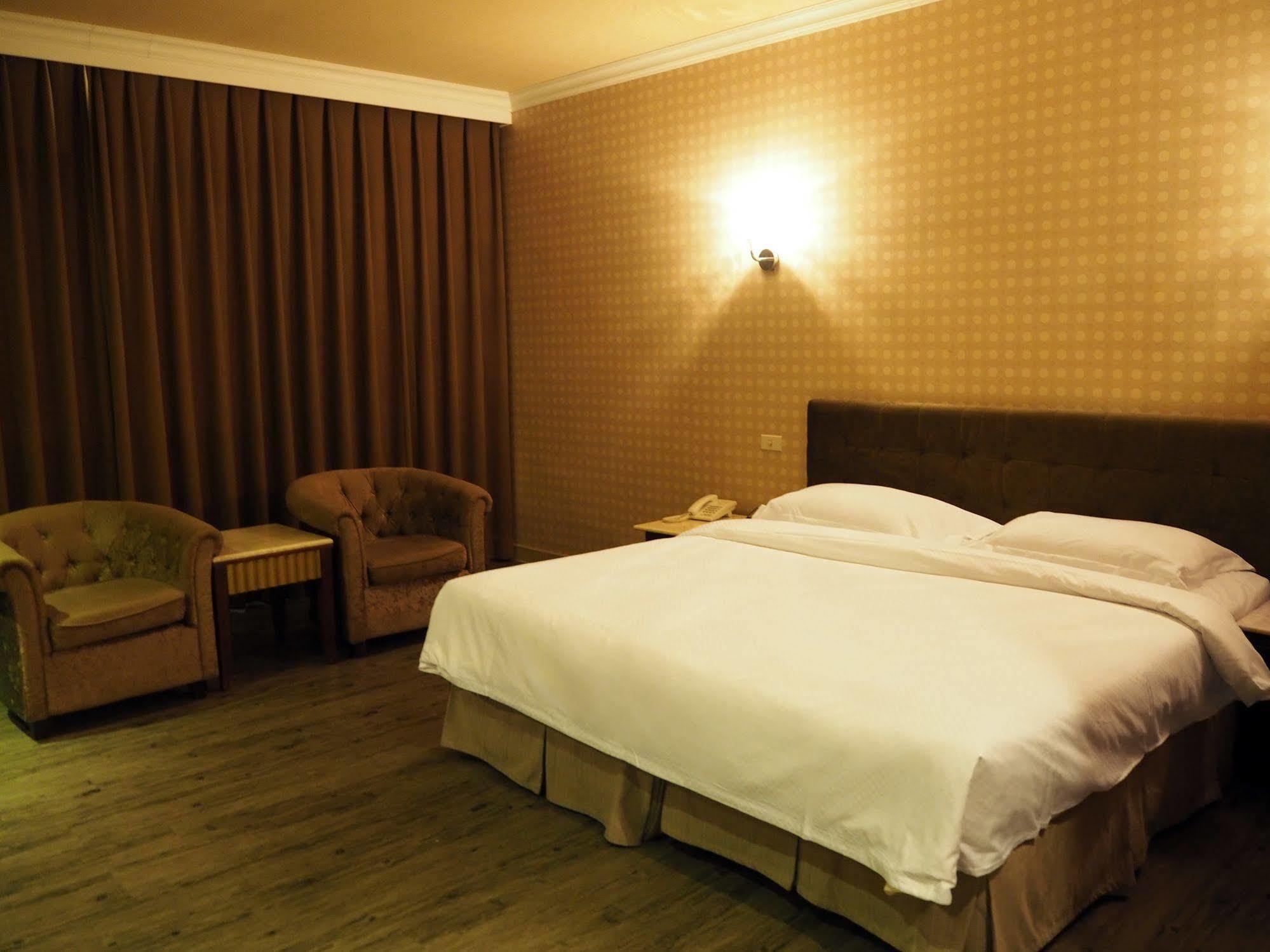 The Riverside Hotel & Motel Kaohsiung Esterno foto