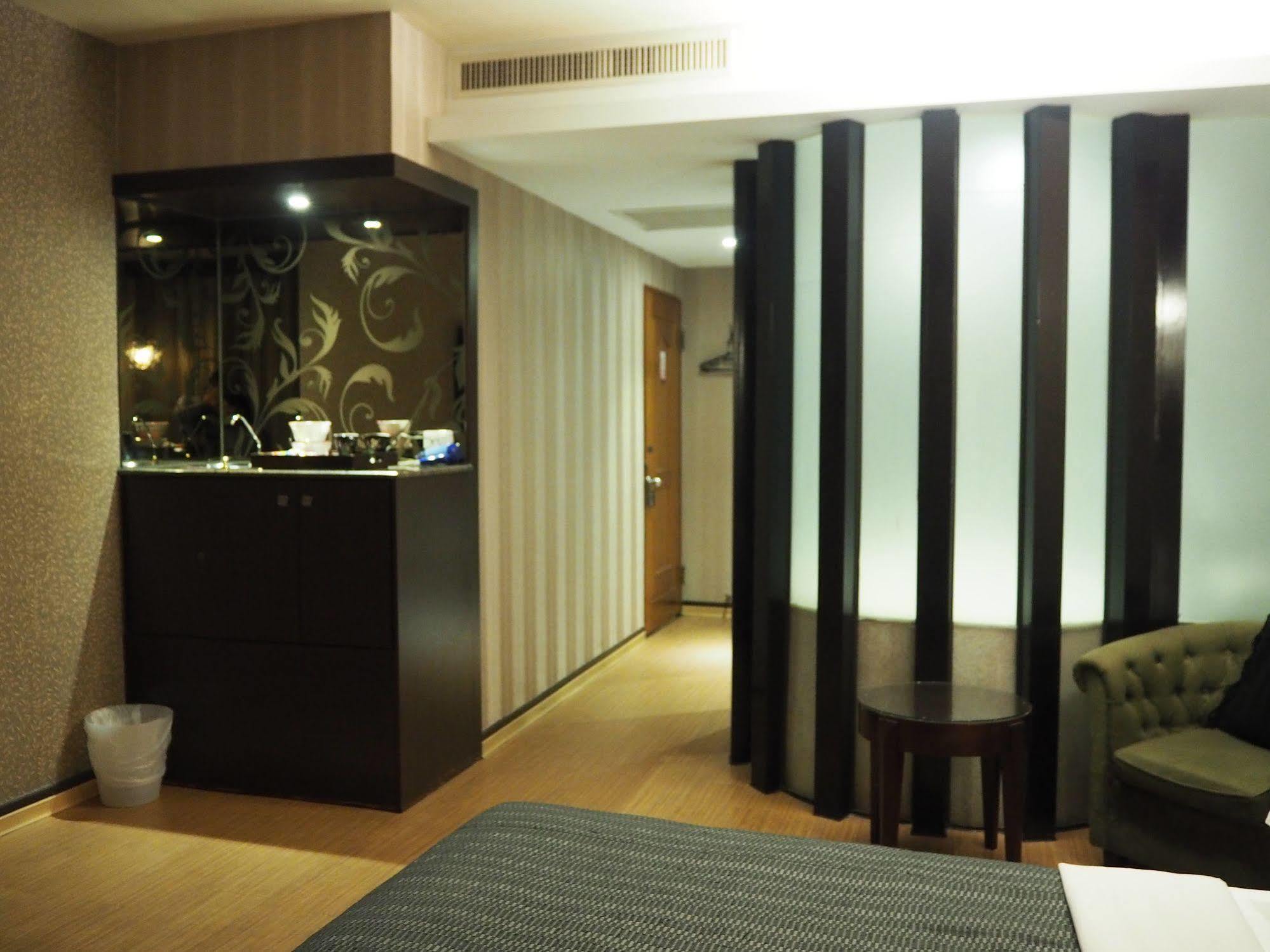 The Riverside Hotel & Motel Kaohsiung Esterno foto
