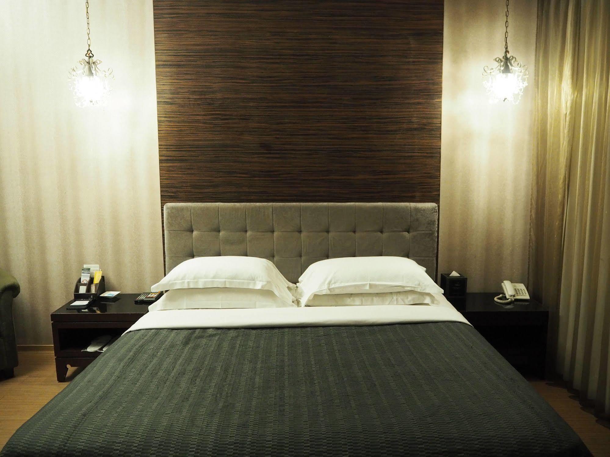 The Riverside Hotel & Motel Kaohsiung Esterno foto