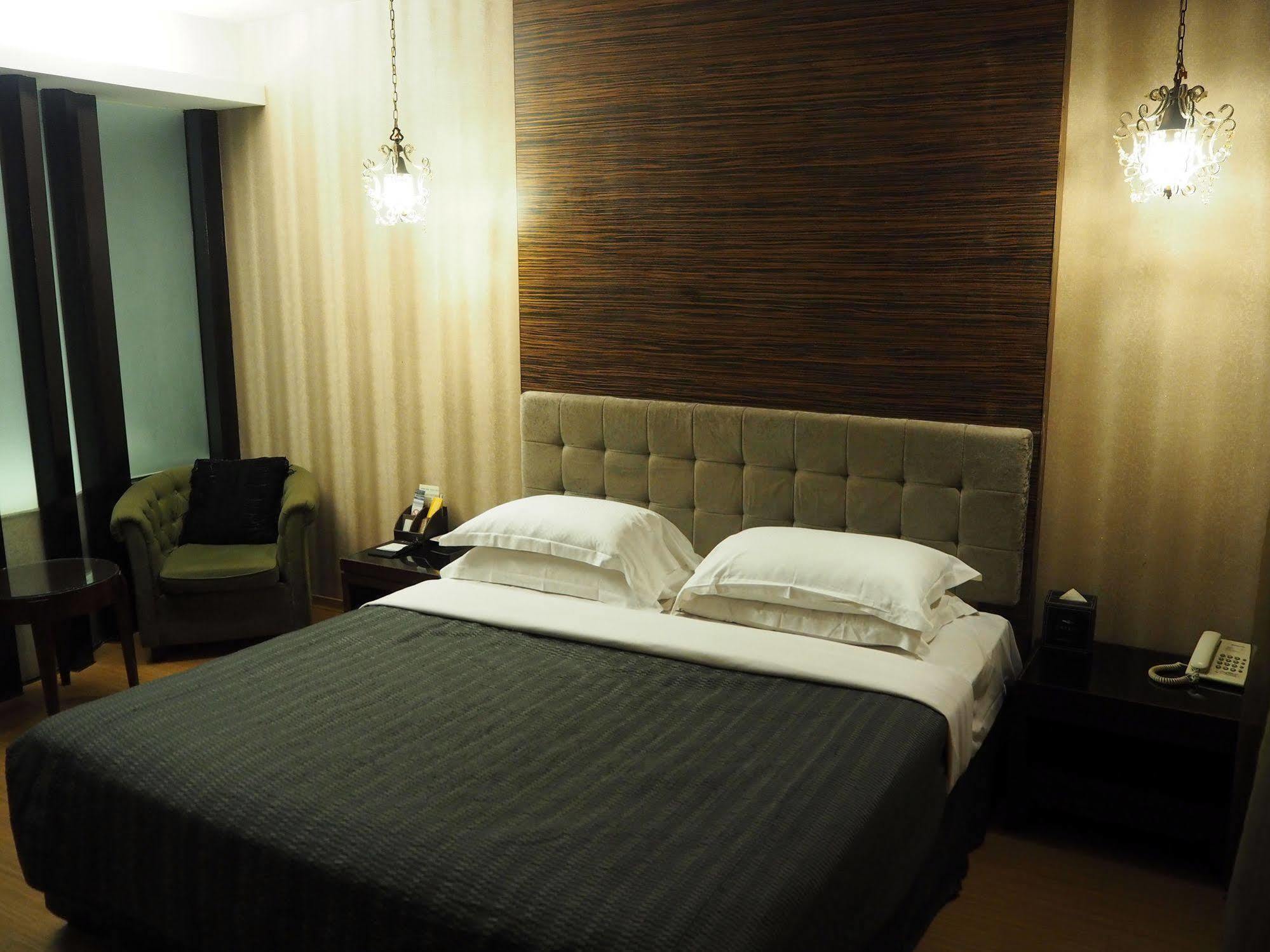 The Riverside Hotel & Motel Kaohsiung Esterno foto