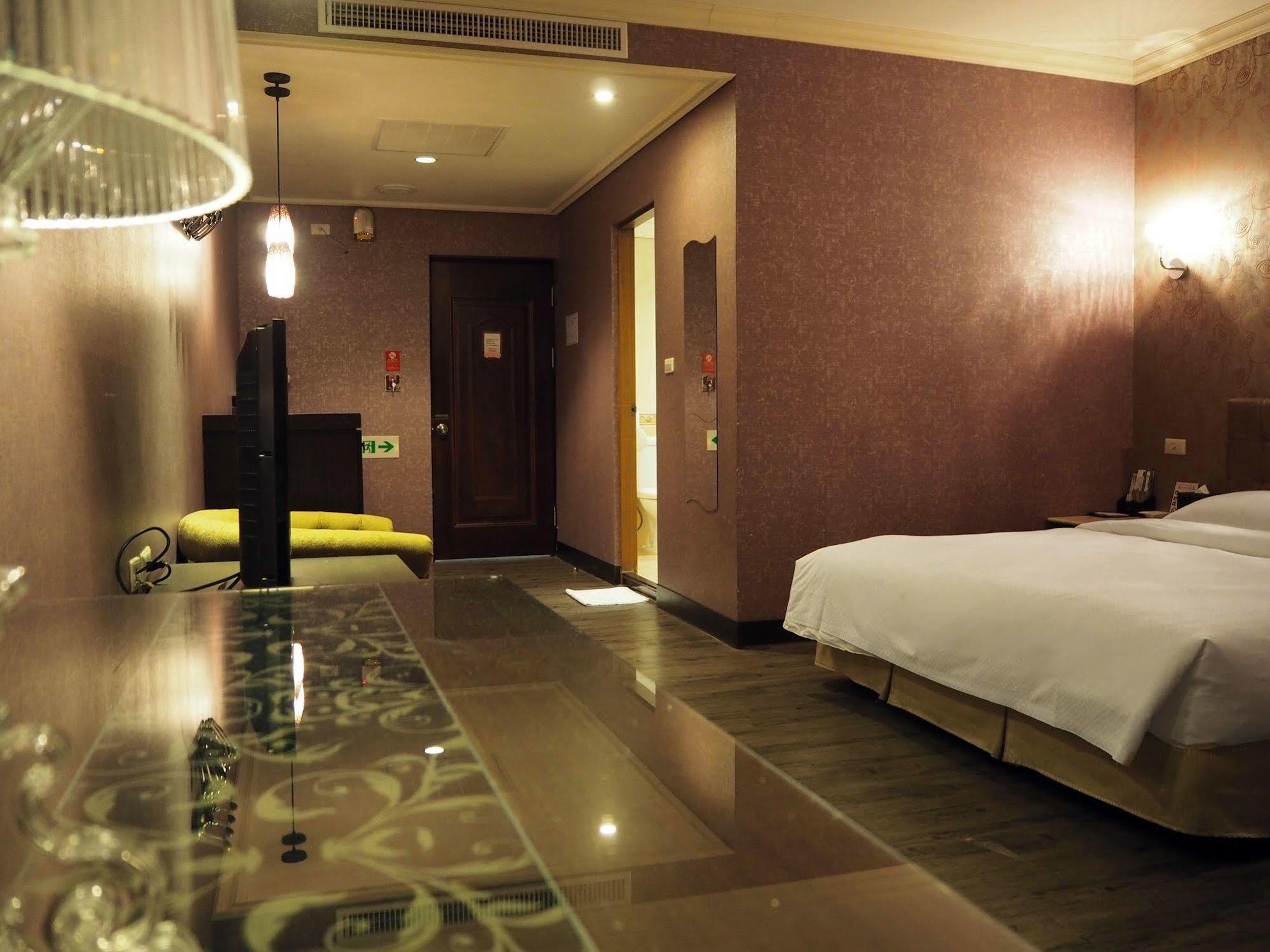 The Riverside Hotel & Motel Kaohsiung Esterno foto