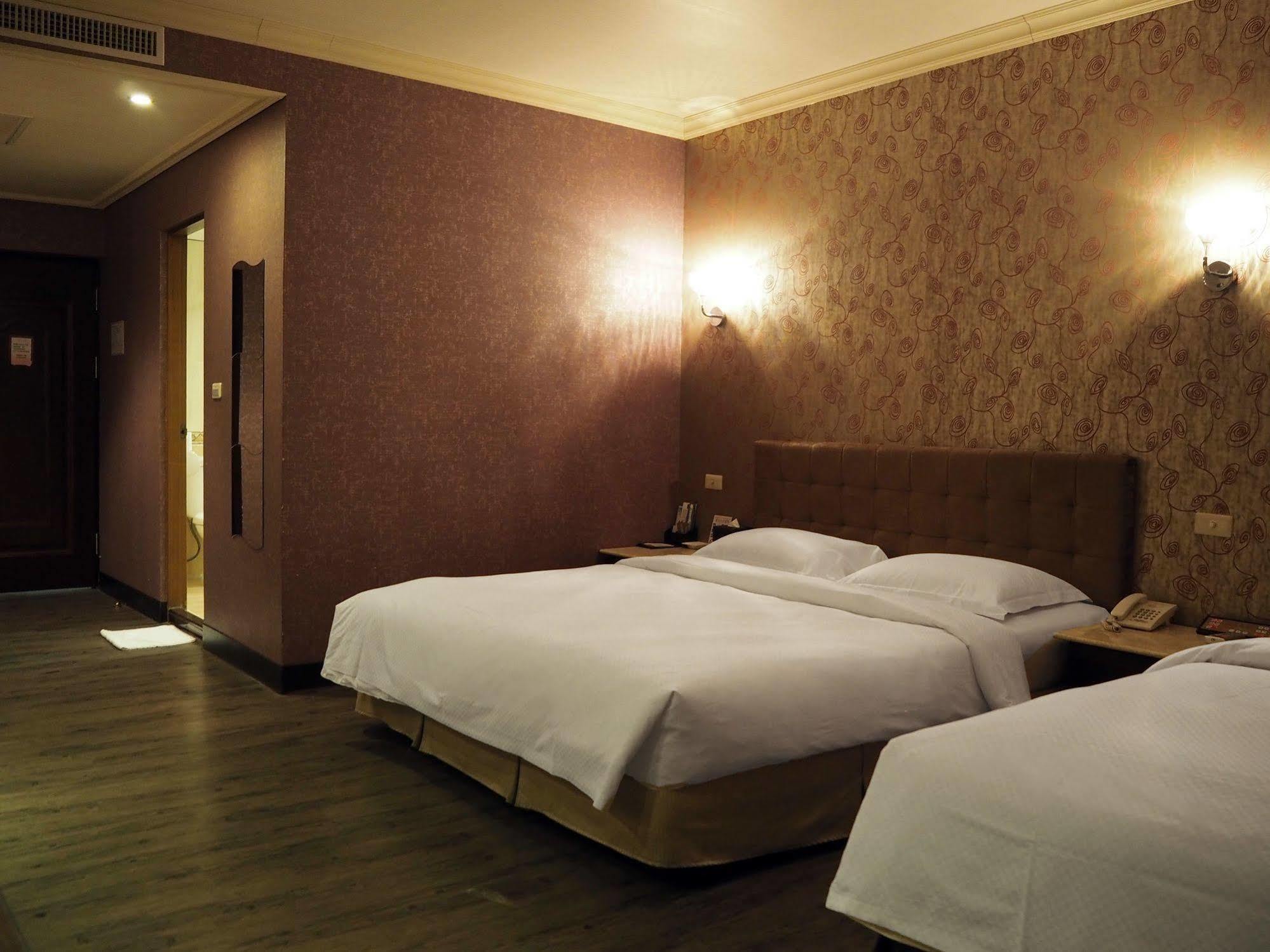 The Riverside Hotel & Motel Kaohsiung Esterno foto
